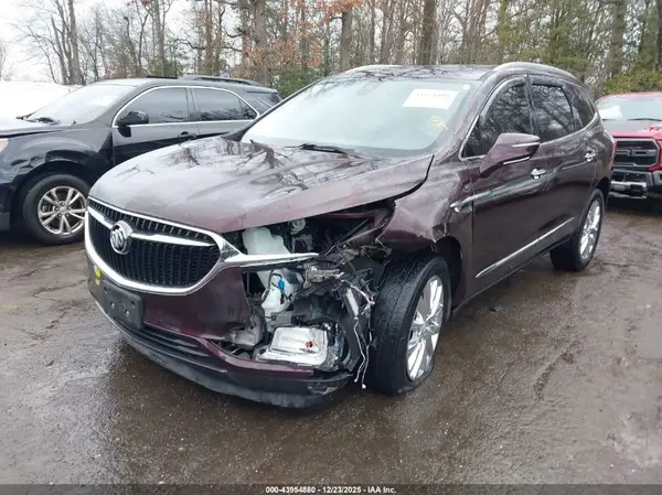 5GAEVBKW7JJ258985 2018 BUICK ENCLAVE - Image 2