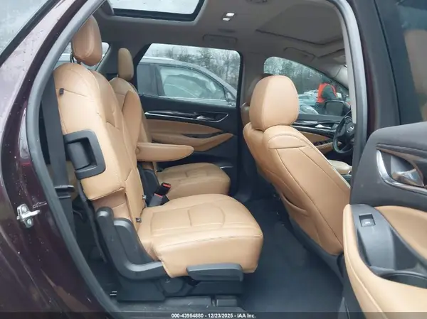 5GAEVBKW7JJ258985 2018 BUICK ENCLAVE - Image 8