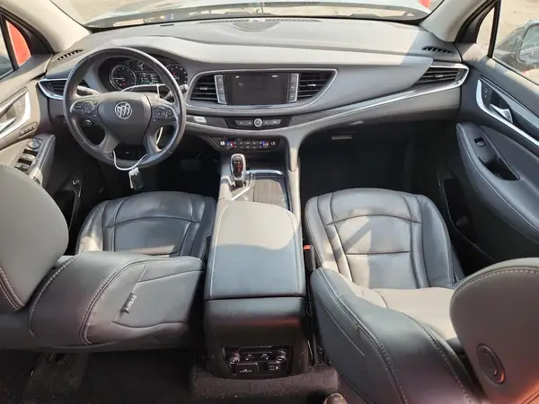 5GAEVBKW7JJ268139 2018 BUICK ENCLAVE - Image 8