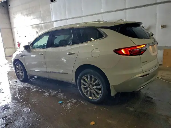 5GAEVBKW7JJ269453 2018 BUICK ENCLAVE - Image 2