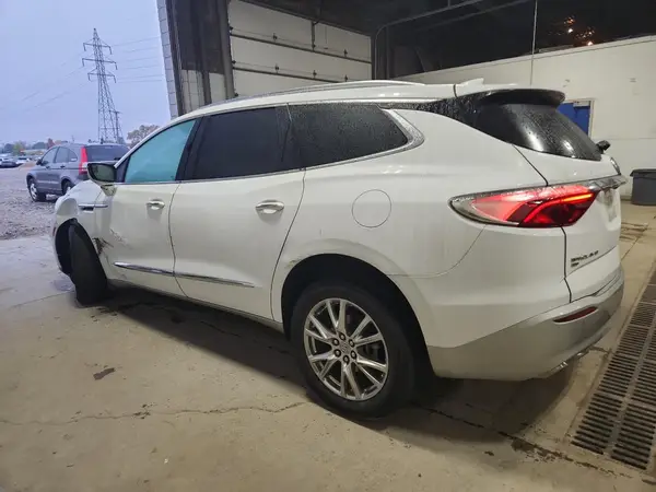 5GAEVBKW7PJ181480 2023 BUICK ENCLAVE - Image 2
