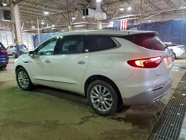 5GAEVBKW8JJ125636 2018 BUICK ENCLAVE - Image 2