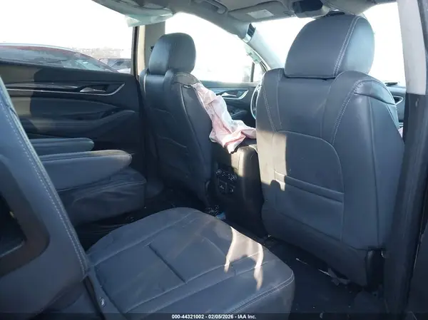 5GAEVBKW8JJ165067 2018 BUICK ENCLAVE - Image 8