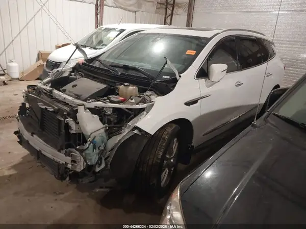 5GAEVBKW8JJ225252 2018 BUICK ENCLAVE - Image 2