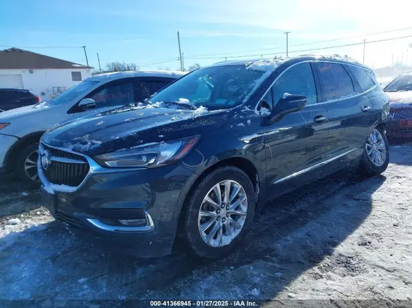 5GAEVBKW8JJ283667 2018 BUICK ENCLAVE - Image 2