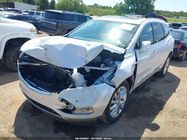 5GAEVBKW8MJ266176 2021 BUICK ENCLAVE - Image 2