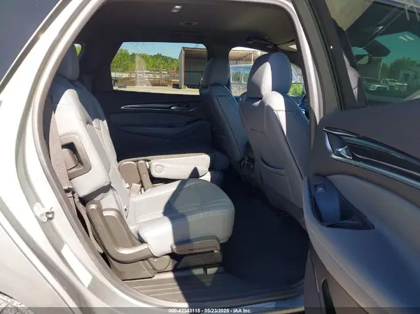 5GAEVBKW8RJ124983 2024 BUICK ENCLAVE - Image 8