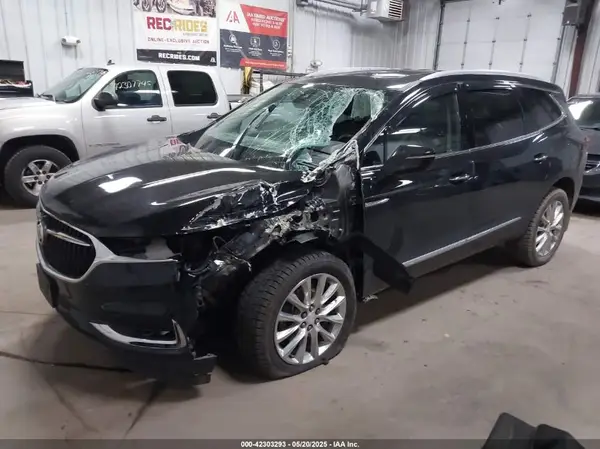 5GAEVBKW9JJ166678 2018 BUICK ENCLAVE - Image 2