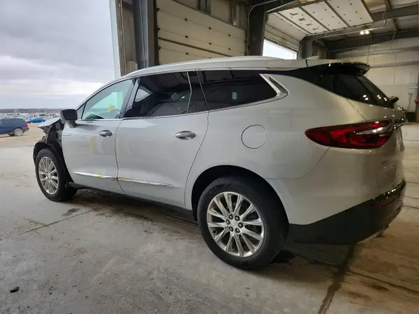 5GAEVBKW9JJ205818 2018 BUICK ENCLAVE - Image 2