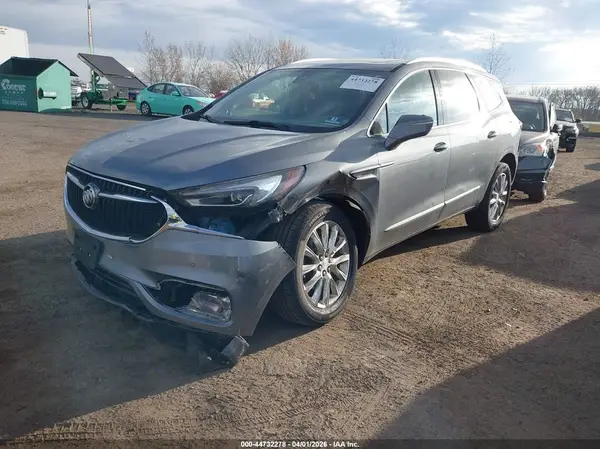 5GAEVBKW9JJ227401 2018 BUICK ENCLAVE - Image 2