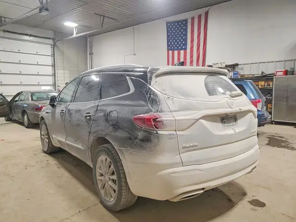 5GAEVBKW9JJ230329 2018 BUICK ENCLAVE - Image 2