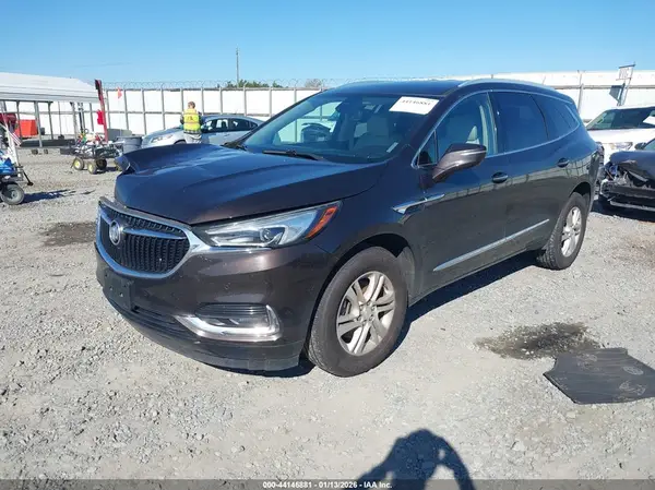 5GAEVBKW9JJ261192 2018 BUICK ENCLAVE - Image 2