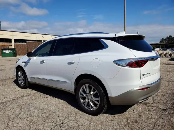 5GAEVBKW9NJ123349 2022 BUICK ENCLAVE - Image 2