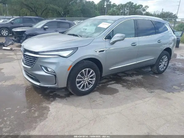 5GAEVBKW9RJ127908 2024 BUICK ENCLAVE - Image 2