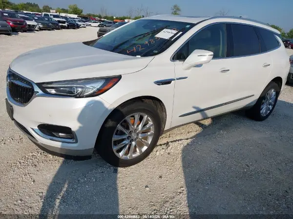5GAEVBKWXJJ179438 2018 BUICK ENCLAVE - Image 2