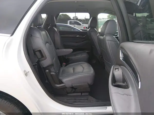 5GAEVBKWXJJ180685 2018 BUICK ENCLAVE - Image 8