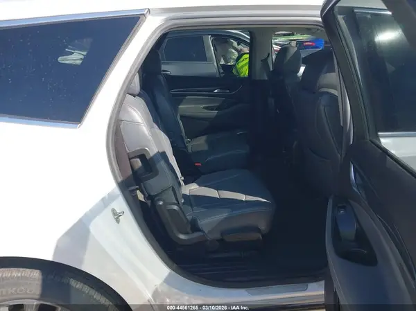 5GAEVBKWXKJ160146 2019 BUICK ENCLAVE - Image 8
