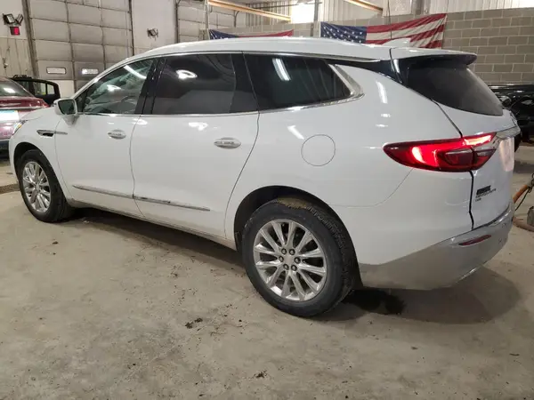 5GAEVBKWXLJ180575 2020 BUICK ENCLAVE - Image 2