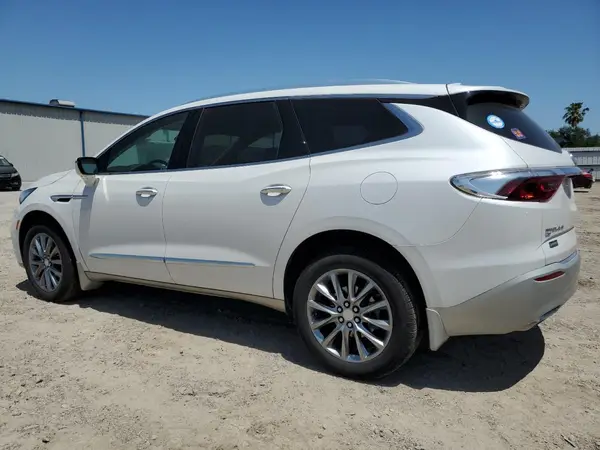 5GAEVBKWXPJ112461 2023 BUICK ENCLAVE - Image 2