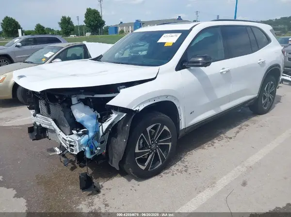 5GAEVBRS3SJ241704 2025 BUICK ENCLAVE - Image 2