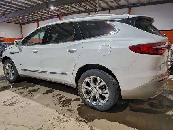 5GAEVCKW0JJ168194 2018 BUICK ENCLAVE - Image 2