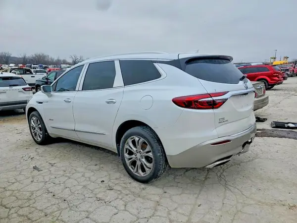 5GAEVCKW0JJ176666 2018 BUICK ENCLAVE - Image 2
