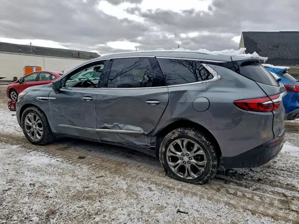 5GAEVCKW0JJ215224 2018 BUICK ENCLAVE - Image 2