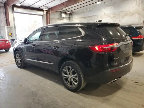 5GAEVCKW1JJ154370 2018 BUICK ENCLAVE - Image 2
