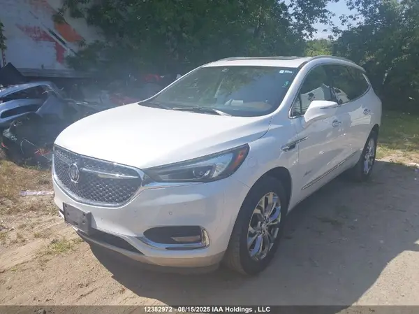 5GAEVCKW1JJ260687 2018 BUICK ENCLAVE - Image 2