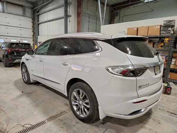 5GAEVCKW1NJ177881 2022 BUICK ENCLAVE - Image 2