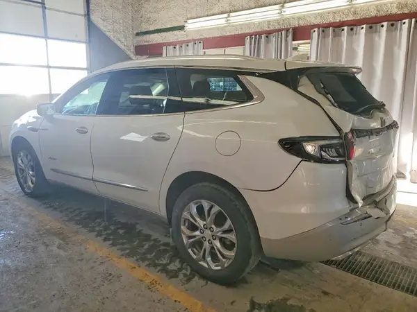 5GAEVCKW2JJ121586 2018 BUICK ENCLAVE - Image 2