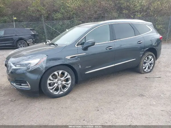 5GAEVCKW2JJ216455 2018 BUICK ENCLAVE - Image 2