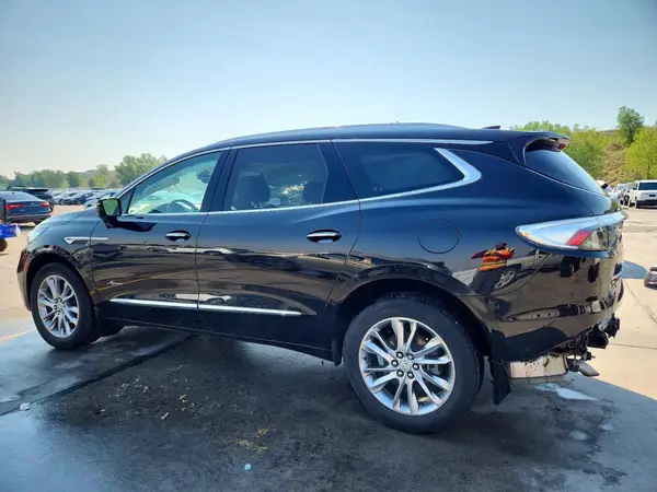 5GAEVCKW2PJ104456 2023 BUICK ENCLAVE - Image 2