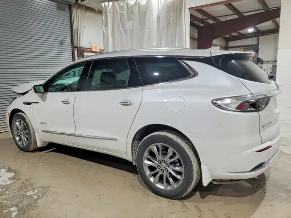 5GAEVCKW2PJ120754 2023 BUICK ENCLAVE - Image 2