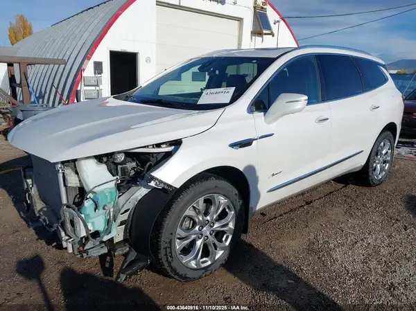 5GAEVCKW3JJ182638 2018 BUICK ENCLAVE - Image 2