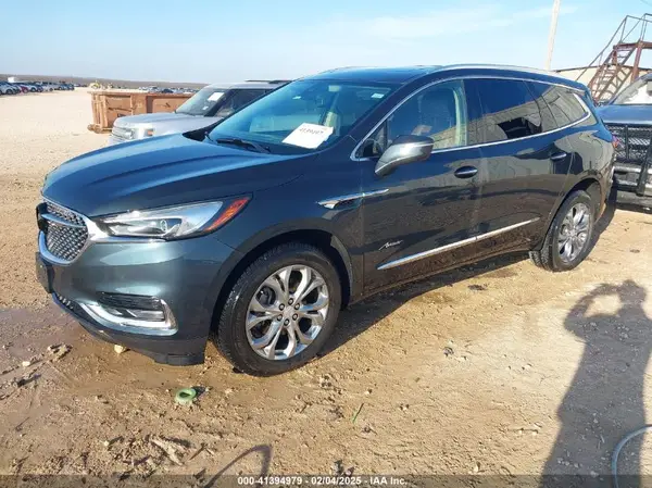 5GAEVCKW3JJ266541 2018 BUICK ENCLAVE - Image 2