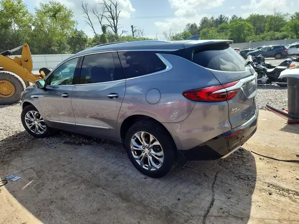 5GAEVCKW3JJ271545 2018 BUICK ENCLAVE - Image 2