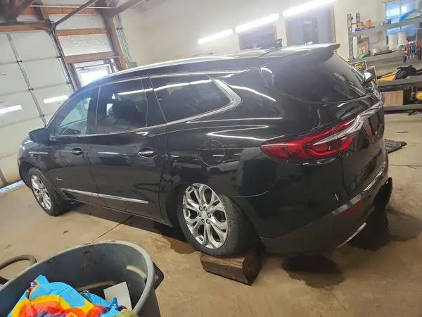 5GAEVCKW5KJ171710 2019 BUICK ENCLAVE - Image 2