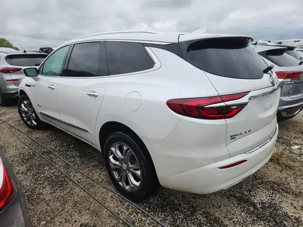5GAEVCKW5MJ249762 2021 BUICK ENCLAVE - Image 2