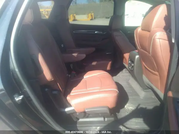 5GAEVCKW6JJ162013 2018 BUICK ENCLAVE - Image 8