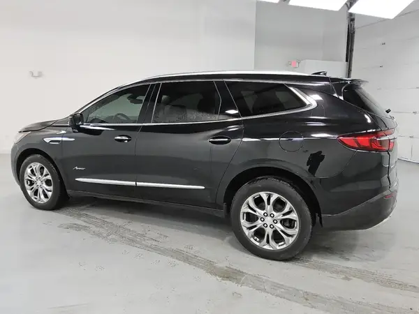 5GAEVCKW6JJ226986 2018 BUICK ENCLAVE - Image 2