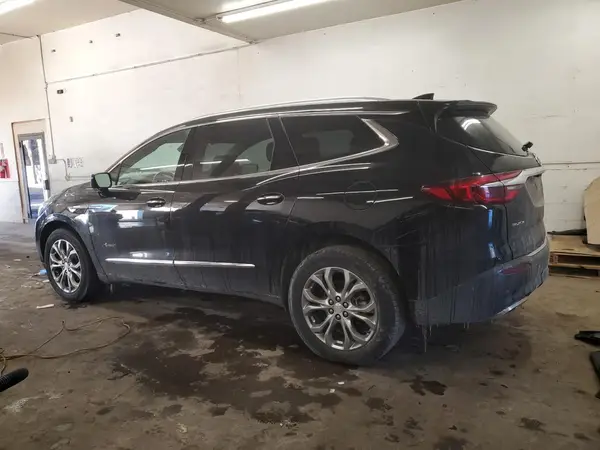 5GAEVCKW7JJ104301 2018 BUICK ENCLAVE - Image 2