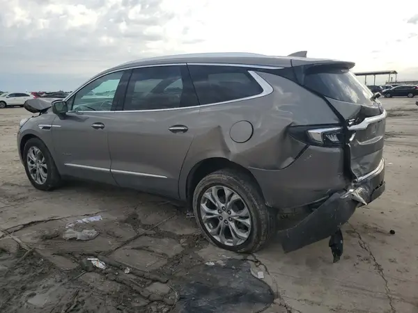 5GAEVCKW7JJ179533 2018 BUICK ENCLAVE - Image 2