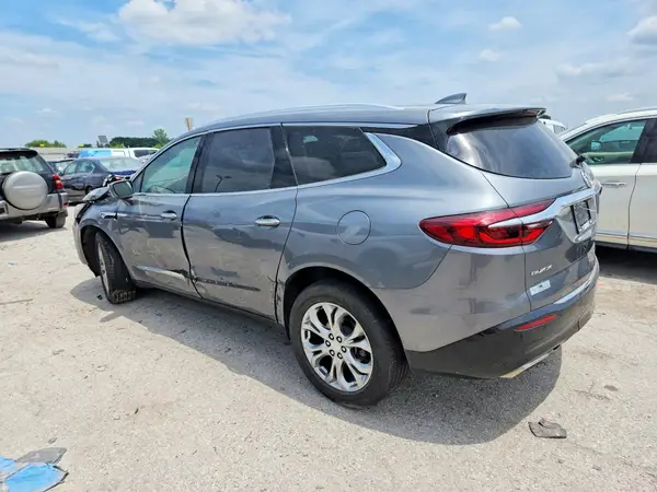 5GAEVCKW7JJ181010 2018 BUICK ENCLAVE - Image 2