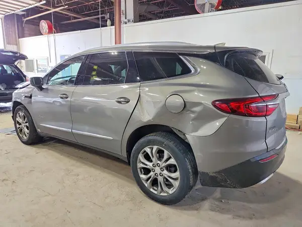 5GAEVCKW7JJ197918 2018 BUICK ENCLAVE - Image 2