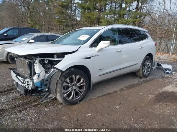 5GAEVCKW7JJ246230 2018 BUICK ENCLAVE - Image 2