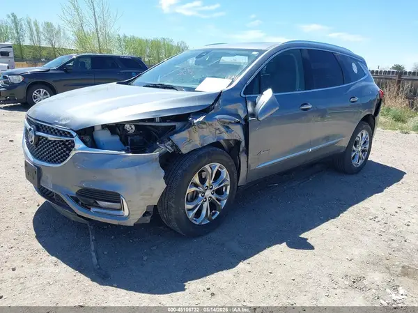 5GAEVCKW8JJ163888 2018 BUICK ENCLAVE - Image 2