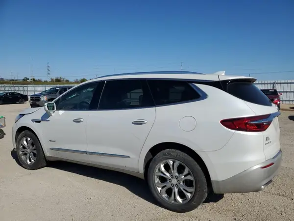 5GAEVCKW8JJ198219 2018 BUICK ENCLAVE - Image 2