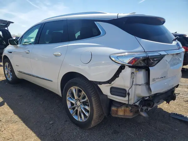 5GAEVCKW8NJ104975 2022 BUICK ENCLAVE - Image 2