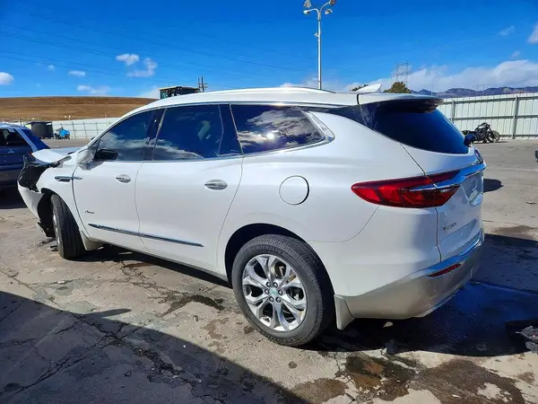 5GAEVCKW9JJ205744 2018 BUICK ENCLAVE - Image 2